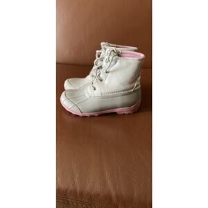 Sperry Port duck boots in a grey and pink colorway.size3M /35